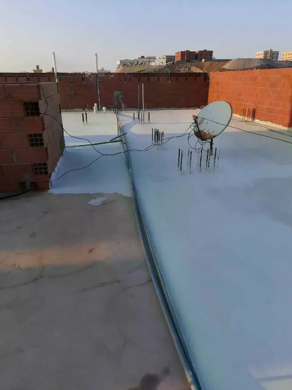 عزل اسطح بتنومة